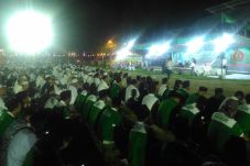 Ribuan Umat Muslim di...