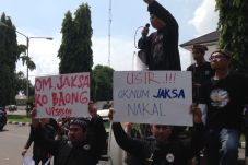 Jaksa Nakal yang Main...