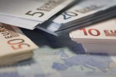 Draghi: Pemulihan Ekonomi...