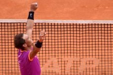 Nadal Mulus, Dua Pemain...