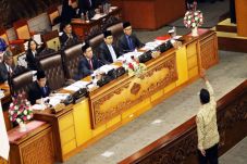 Fahri Hamzah Protested...