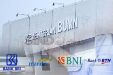 Holding Perbankan Siap...