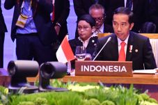 Presiden Jokowi Serukan...
