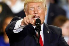 Trump Rayakan 100 Hari...