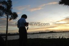 Menikmati Sunset di...