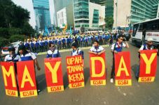 Indonesian Workers Urge...