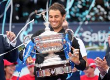 Rafael Nadal Raih La...