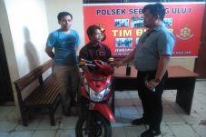 30 Menit Usai Beraksi,...