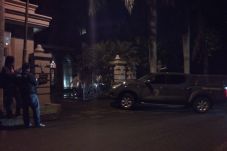 Datangi Rumah Mewah,...