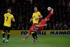 Tendangan Salto Emre...