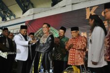 Kapolri Gandeng Pagar...