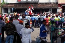 Ratusan Sopir Taksi...
