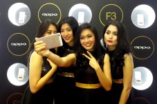 Oppo F3, Nikmati Kenyamanan...