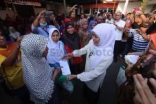 Pasokan Logistik Pengungsi...