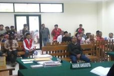 Gelapkan Rp130 Juta,...