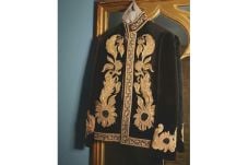 Alexander Mcqueen Hadirkan...
