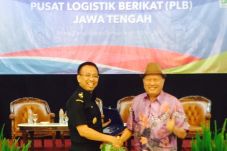 Pusat Logistik Berikat...