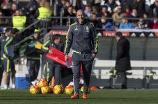 Lawan Granada, Madrid...