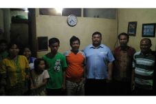 JR Saragih Bantu Biaya...