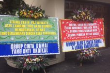 Karangan Bunga Misterius...