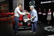 Eurokars Serahkan Mazda...