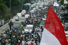 Jelang Vonis, Ribuan...