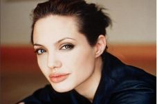 Angelina Jolie Semakin...