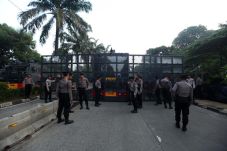 Hindari Bentrokan, Polisi...