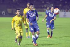 Ditunggu Semen Padang,...