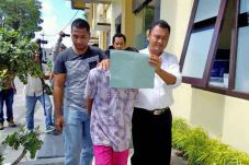 Miris, Tiga Tahun Bunga...