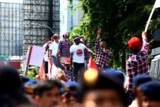 Hadapi Pendukung Ahok,...