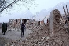 China Diguncang Gempa...