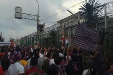 Demo Pendukung Ahok,...