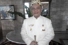 Sultan Keraton Kasepuhan...
