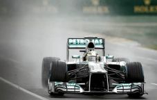 Mercedes Lakukan Perubahan...