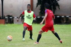 Romario Berpeluang Jadi...