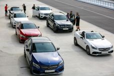 Barisan Mobil Berperforma...