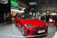 Kia Motors Mulai Terima...