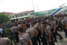 Fahri Hamzah Dihadang...