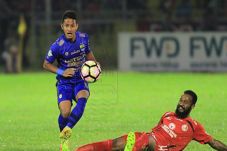 Persib Kepayahan di...