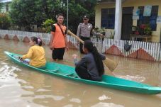 Ratusan Rumah Terendam...