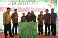 Menkop Yakin Koperasi...