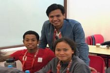 Sepasang Kekasih Pecahkan...