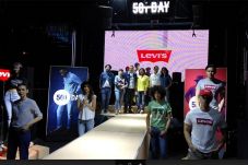 Genap 144 Tahun, Levis...
