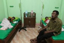 Belasan Anak Muntah-muntah...