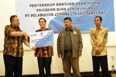 Pelindo III Salurkan...