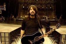 Foo Fighters Kenalkan...