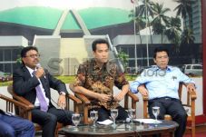 Paulus Tannos Jual Tanah...