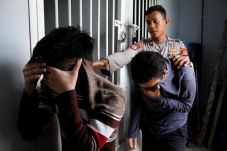 Pasangan Gay Indonesia...