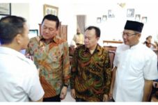 Bupati Aswari Rivai...